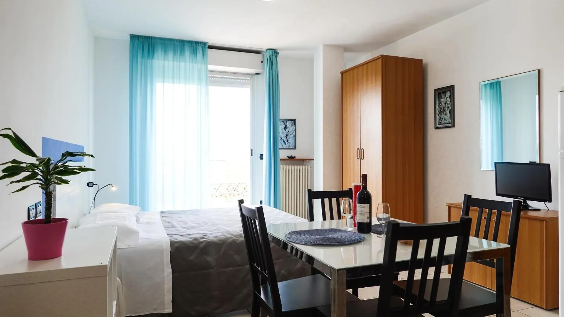 Residence Villa Azzurra Rimini 3*,  Itália